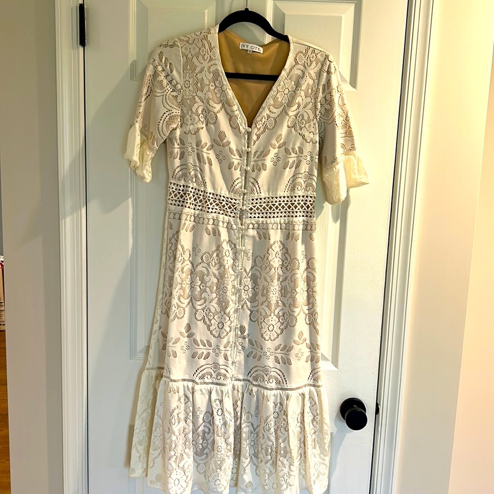 Ivy City Co Cream Lace Maxi Dress